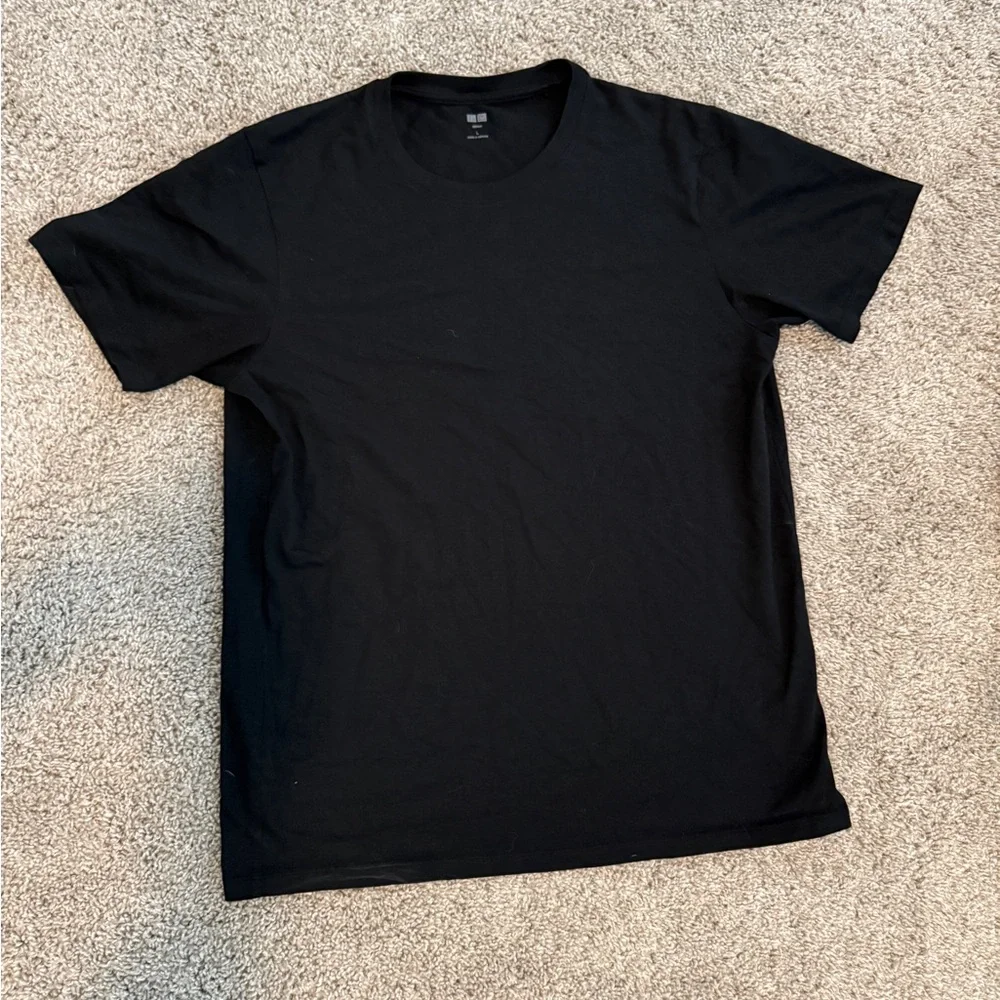 Uniqlo Men’s Supima Cotton Short Sleeve Tee, Black, Large - Picture 2 of 5